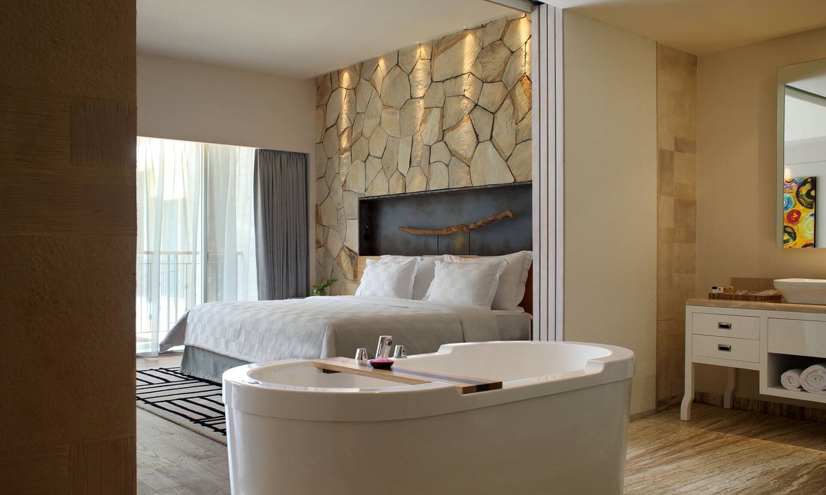 North Legian Hotel | Spacious Modern Suite with Free Minibar Items (T Sand Suite21)