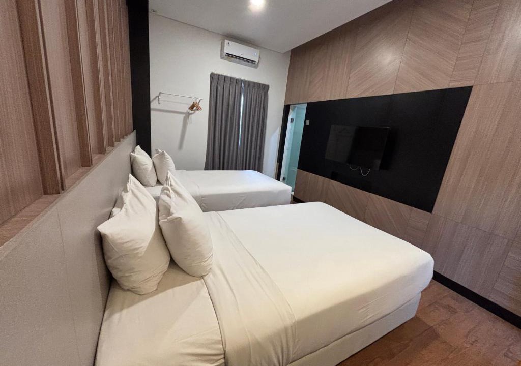 Bandung Hotel | Spot 43 Cafe and Hotel