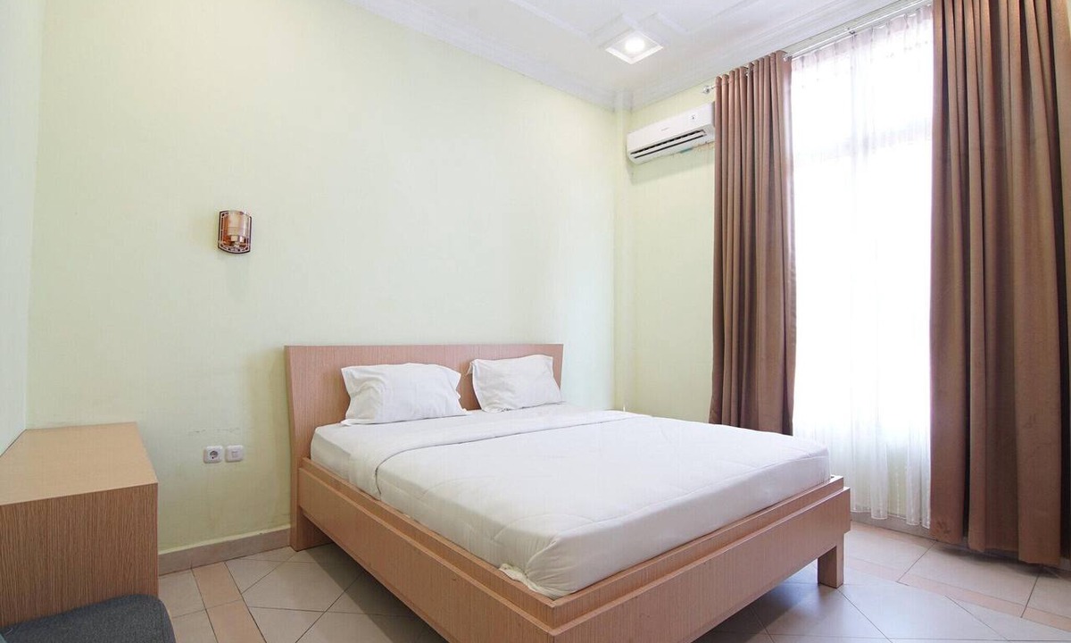 Pekanbaru House | Standard Double at Collection O Pekanbaru