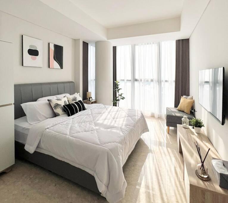Pantai Indah Kapuk Apartment | Stylish Seaview 3 BR Condo at PIK