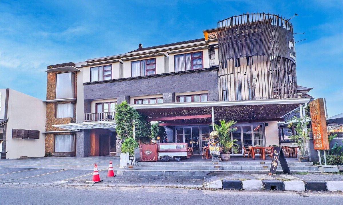 Sanur Kauh House | Stylish Twin Stay with Free WiFi Parking and Pool