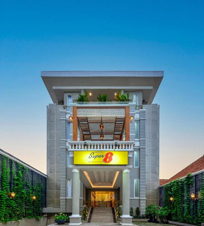 Surakarta Hotel | Super 8 by Wyndham Solo