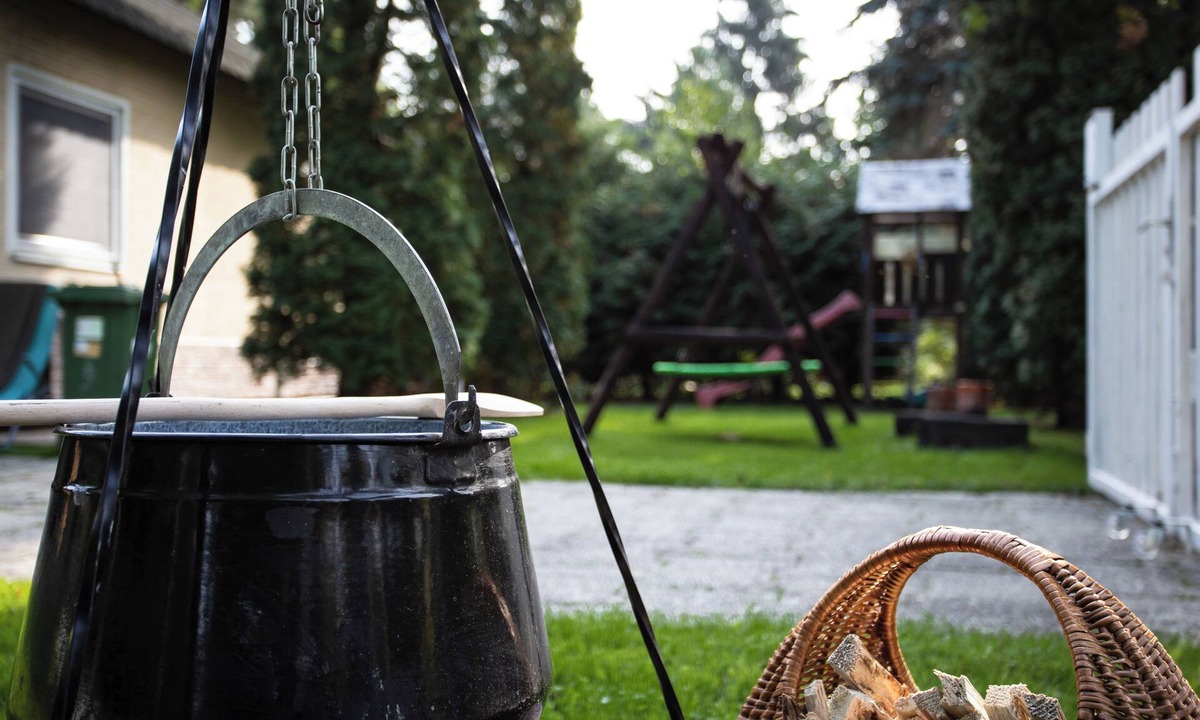 Szentendrei Cottage | Szentendrei szigeten önálló, jakuzzis, szaunás, romantikus, erdőszéli ház!
