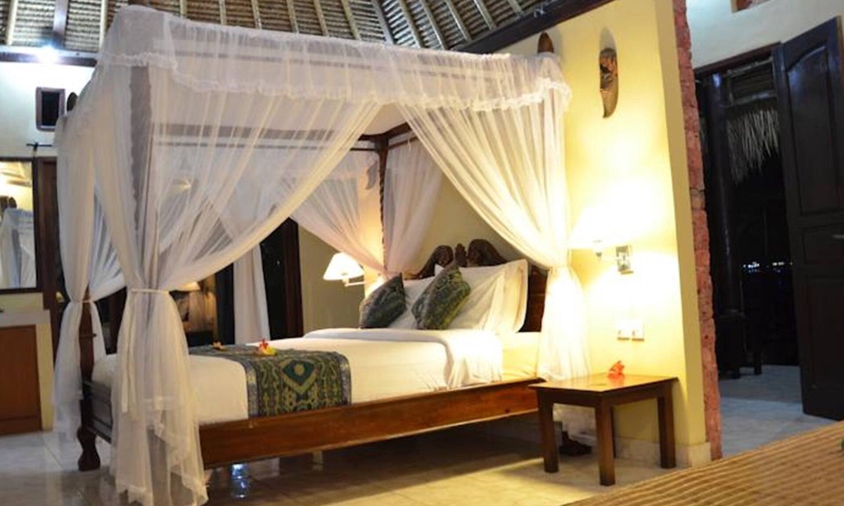 Mushroom Bay Hotel | Tamarind Beach Bungalows