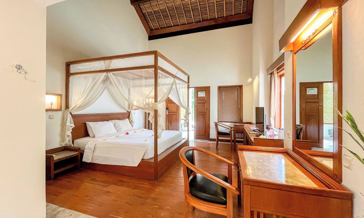 Legian City-Centre Hotel | The Lagoon Bali Pool Hotel and Suites