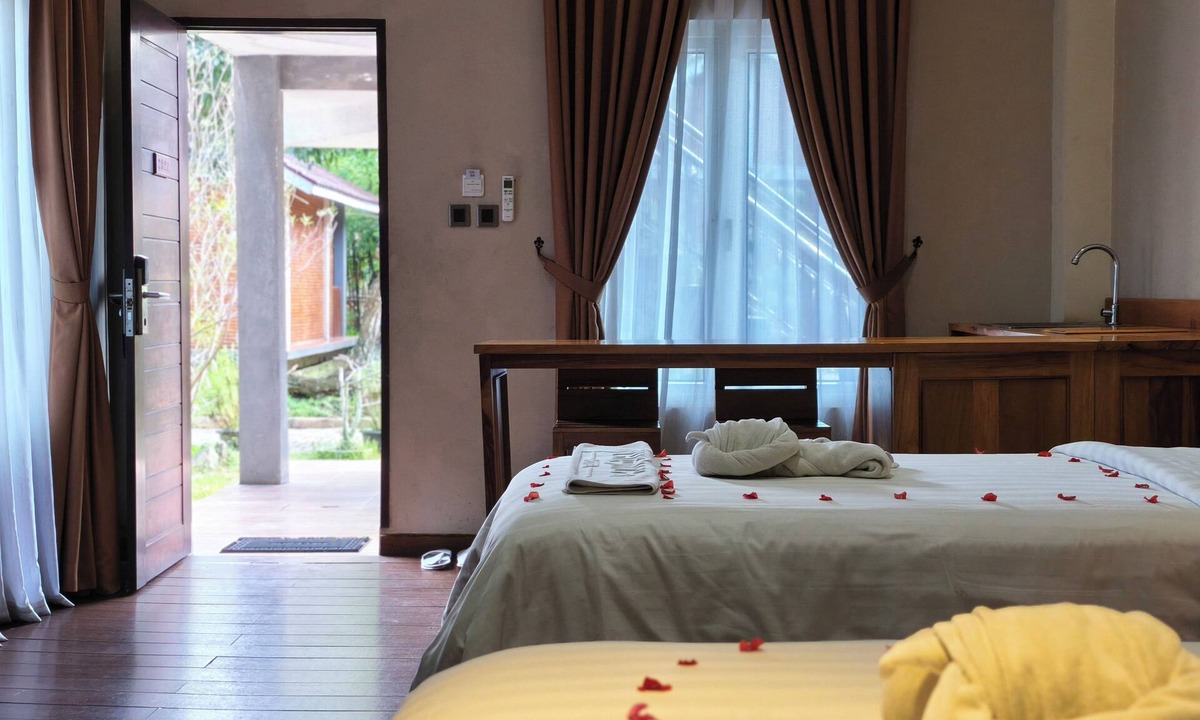 Medan Hotel | Thong's Inn - KNO Kualanamu Transit Hotel