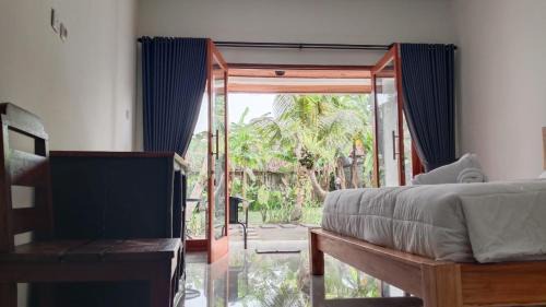 Mambal House | Three Angel House