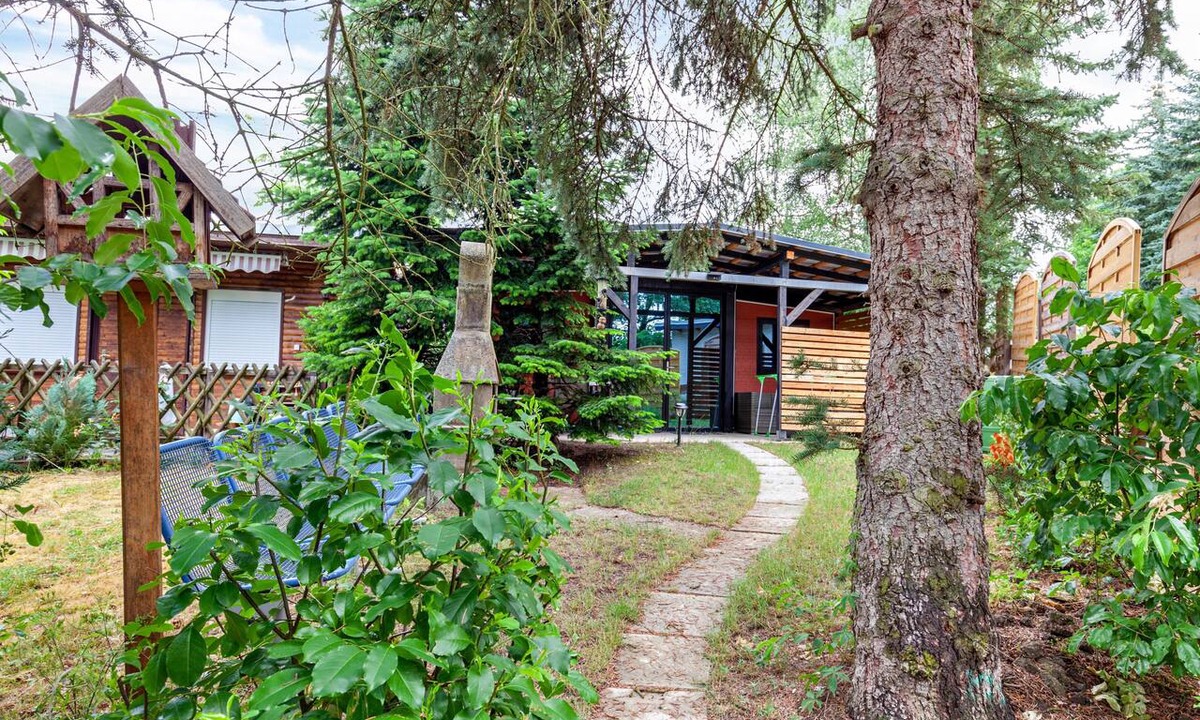 Zeulenroda-Triebes House | Tiny House 200 with Private Terrace, Garden, and Wi-Fi