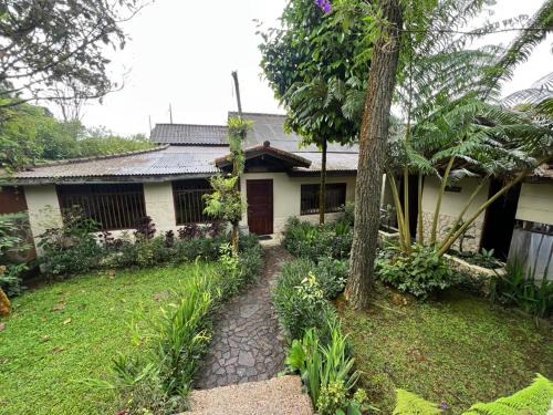 Pamijahan Villa | Tipe Sangiang - Saung Benteng