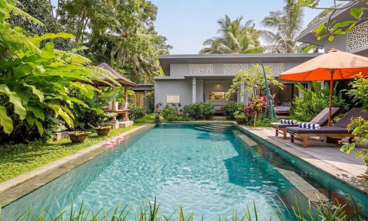 Melayang Villa | Tropical 4BR Oasis w Huge Pool+Gazebo, Ubud's Best