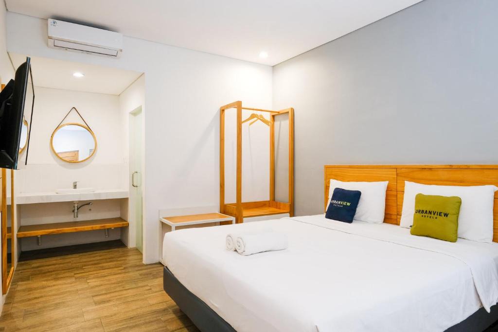 Sinduadi Hotel | Urbanview Code Riverstay Yogyakarta