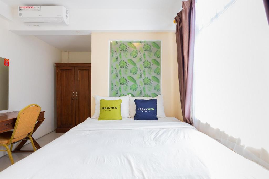 Ketintang Hotel | Urbanview Erga Family Residence Syariah Surabaya by RedDoorz