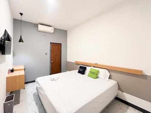 Malang House | Urbanview Hotel Jackson Living near Stasiun Malang