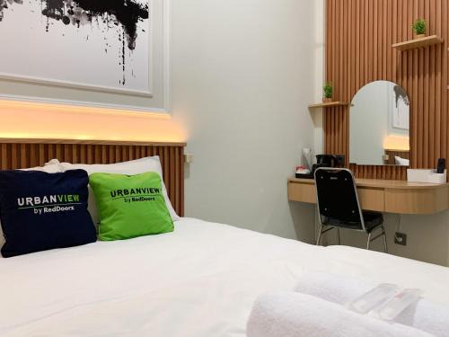 Condongcatur House | Urbanview Hotel The Little Social Yogyakarta