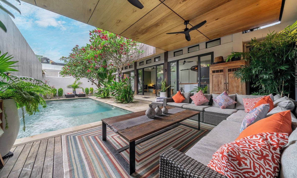 Batubelig Villa | Villa 121 – Modern 1BR Villa Near Batu Belig Beach