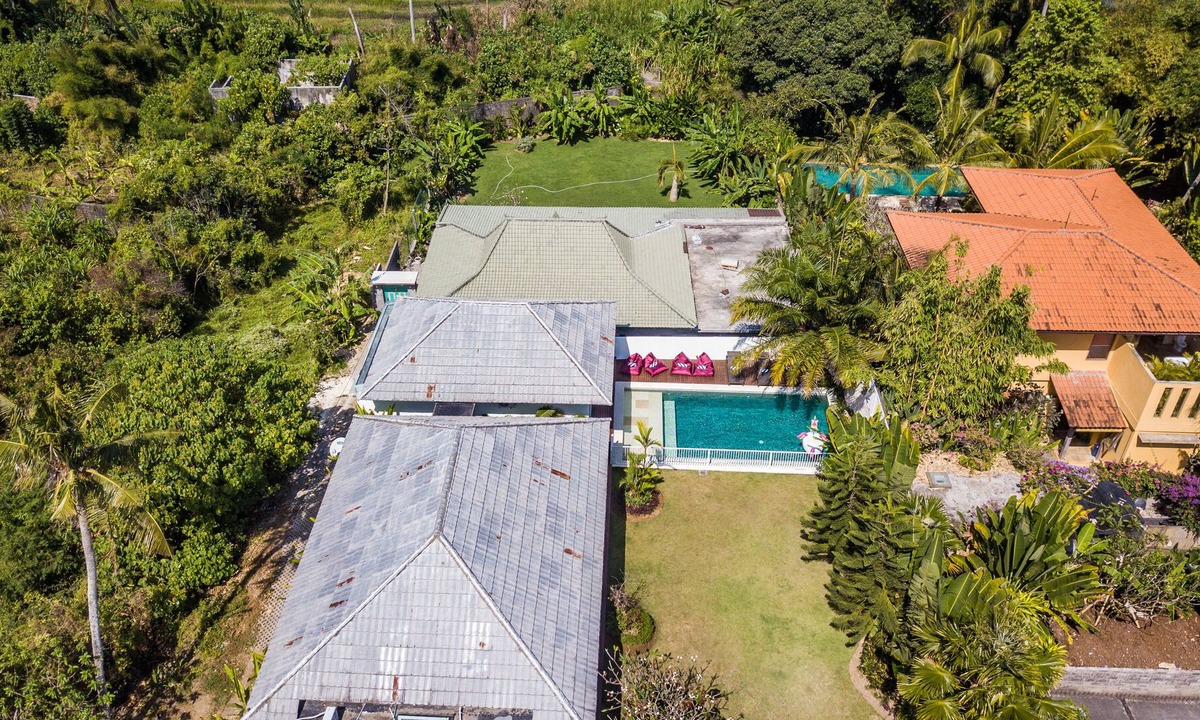 Tumbak Bayuh Villa | Villa 3 Bedroom with private swimming pool fenced & attached bathroom Tanah lot