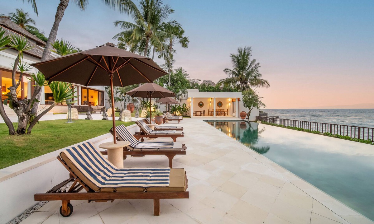 Candi Dasa Villa | Villa Dahlia Manggis - 4 bed Oceanfront Retreat, with Chef & Butler Candidasa