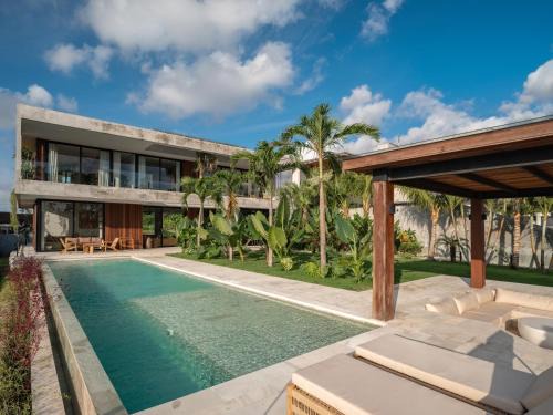 Tumbak Bayuh Villa | Villa Famara Pererenan, Canggu by Blacksand