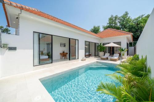 Ungasan Villa | White Manta Villa - Tropical Family Retreat with Pool&Outdoor Lounge