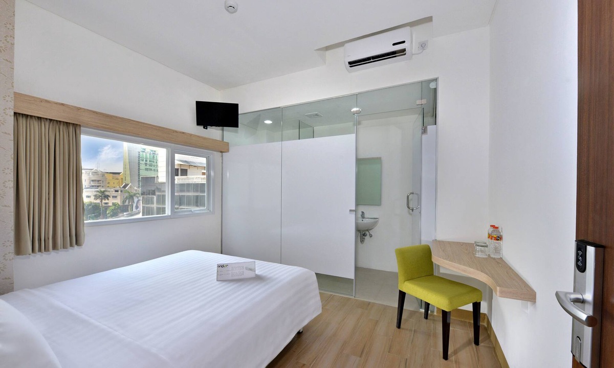 Melawai Hotel | Whiz Hotel Falatehan Jakarta
