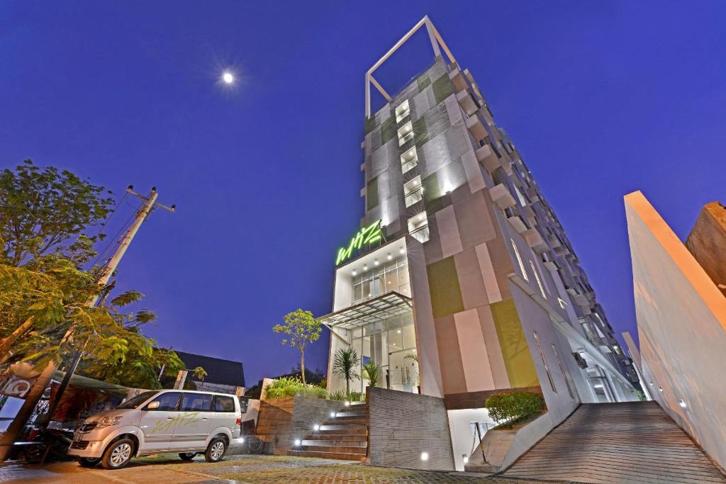 Semarang Hotel | Whiz Hotel Pemuda Semarang
