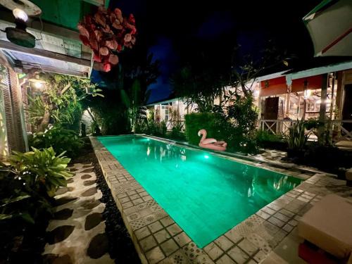 Bukit House | Wooden Cabin In Jimbaran - Marigold Suite