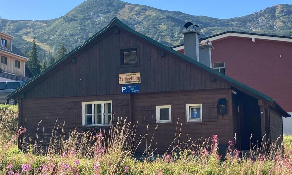 Donnersbach Cabin | Zettlerhütte - vacation home/1 bedroom/shower, toilet