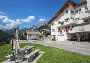 100 m² Apartment ∙ 3 bedrooms ∙ 6 guests in Flirsch