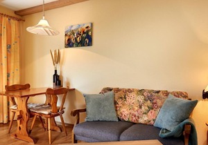 Apartment 5 with 1 bedroom and west-facing balcony - Strasser guest house in Riezlern