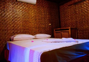 Deep 16 Adult Gili Trawangan Walk to Beach