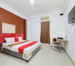 Reddoorz Cilandak Town Square 