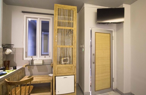Ubud City-Centre Apartment | 101 # 1 BR Studio Apartment for solo traveler in Ubud