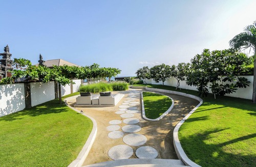 Cemagi Villa | 20% Off Early Booking-Beachfront 5BR Bali Villa: Beach Club, Fully staffed, Chef