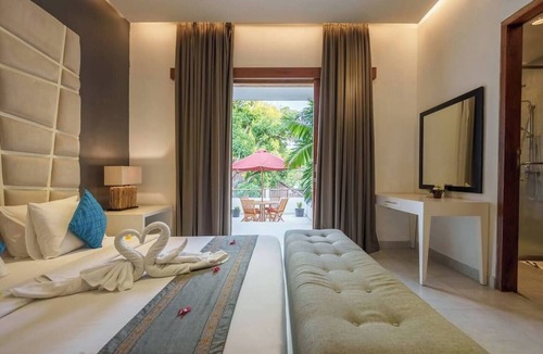 Sidakarya Villa | 3 BR Pool Villa - 200m walk to Seminyak Square