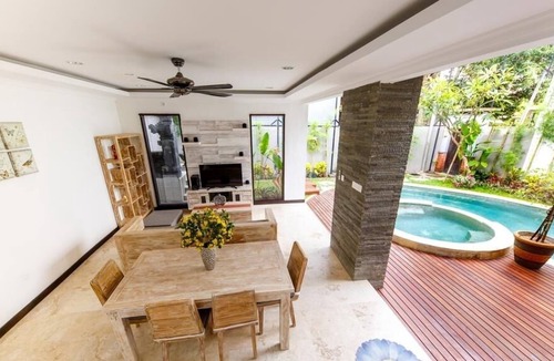 Nakula Villa | 3BR 15mins to Beach, Central Seminyak