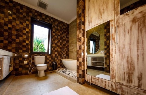 Nakula Villa | 3BR 15mins to Beach, Central Seminyak