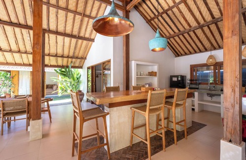 Uluwatu House | 3BR Joglo Villa Family Gataway Heart of Uluwatu Private Pool