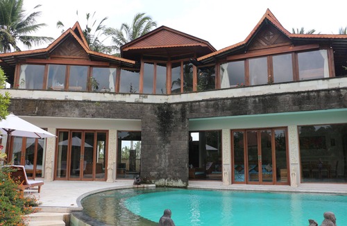 Kenderan Villa | A Calm and Beautiful 3 Bedrooms Villa in the Heart of Beautiful Rice Fields