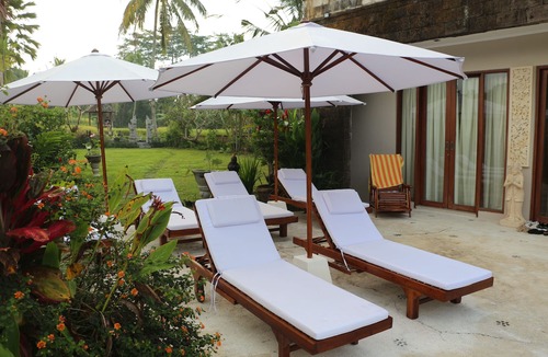 Kenderan Villa | A Calm and Beautiful 3 Bedrooms Villa in the Heart of Beautiful Rice Fields
