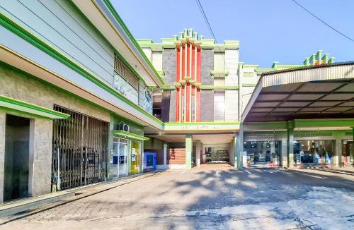 Kudus Hotel | Abbas Syariah Hotel near Menara Kudus Mitra RedDoorz