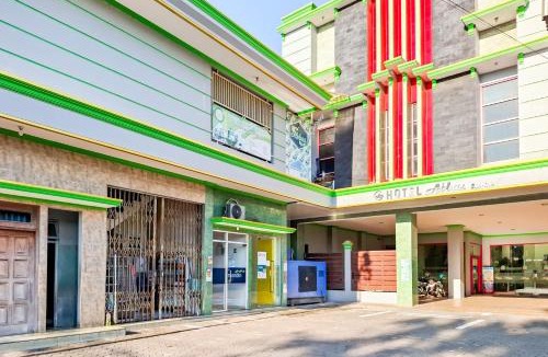 Kudus Hotel | Abbas Syariah Hotel near Menara Kudus Mitra RedDoorz