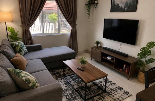 Rajabasa House | Adit Pwk guest house