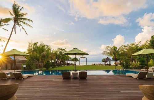 Jungut Batu Resort | Affordable Double Suite with Pool View