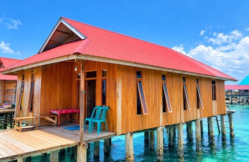 Batudaka Island House | Aisyah Homestay, Pulau Papan, Togean
