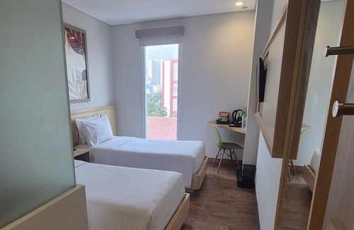 Menteng Hotel | Alltrue Lite Senen Jakarta