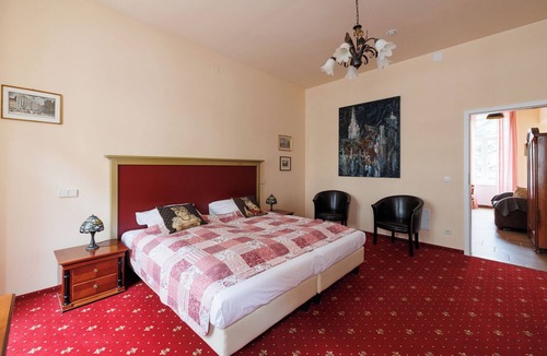 Funfhaus Hotel | Altwienerhof boutique studio, art nouveau, art & real host in a top location