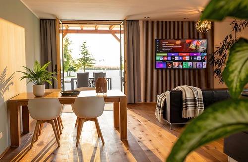 Pupping Apartment | Apartment “LandSuite Schaunbergblick” with Private Terrace and Wi-Fi