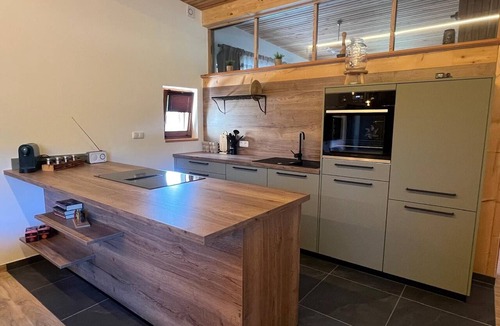 Pols Apartment | Apartment with Mountain View and Garden near Red Bull Ring