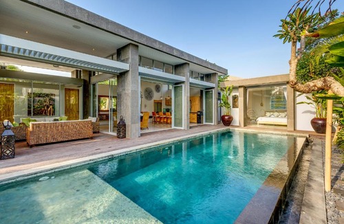 Sunset Road Hotel | Aramanis