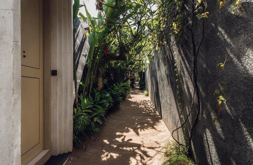 Batu Bolong Resort | Astera Resort Canggu by Ini Vie Hospitality